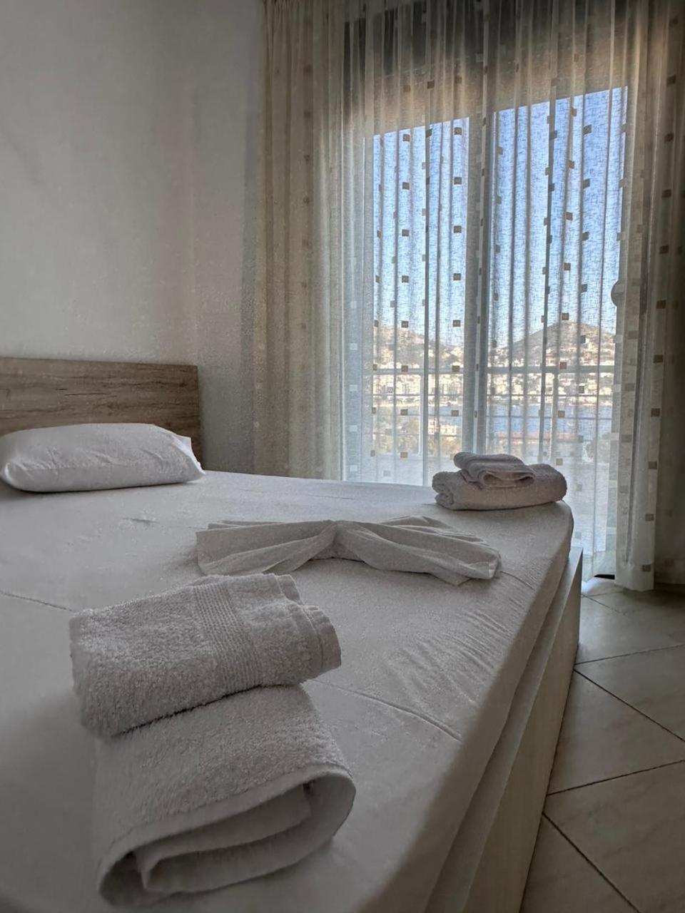 Payo Apartments Sarandë Esterno foto