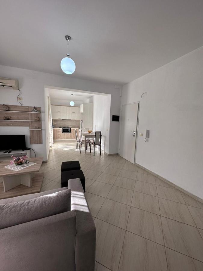 Payo Apartments Sarandë Esterno foto