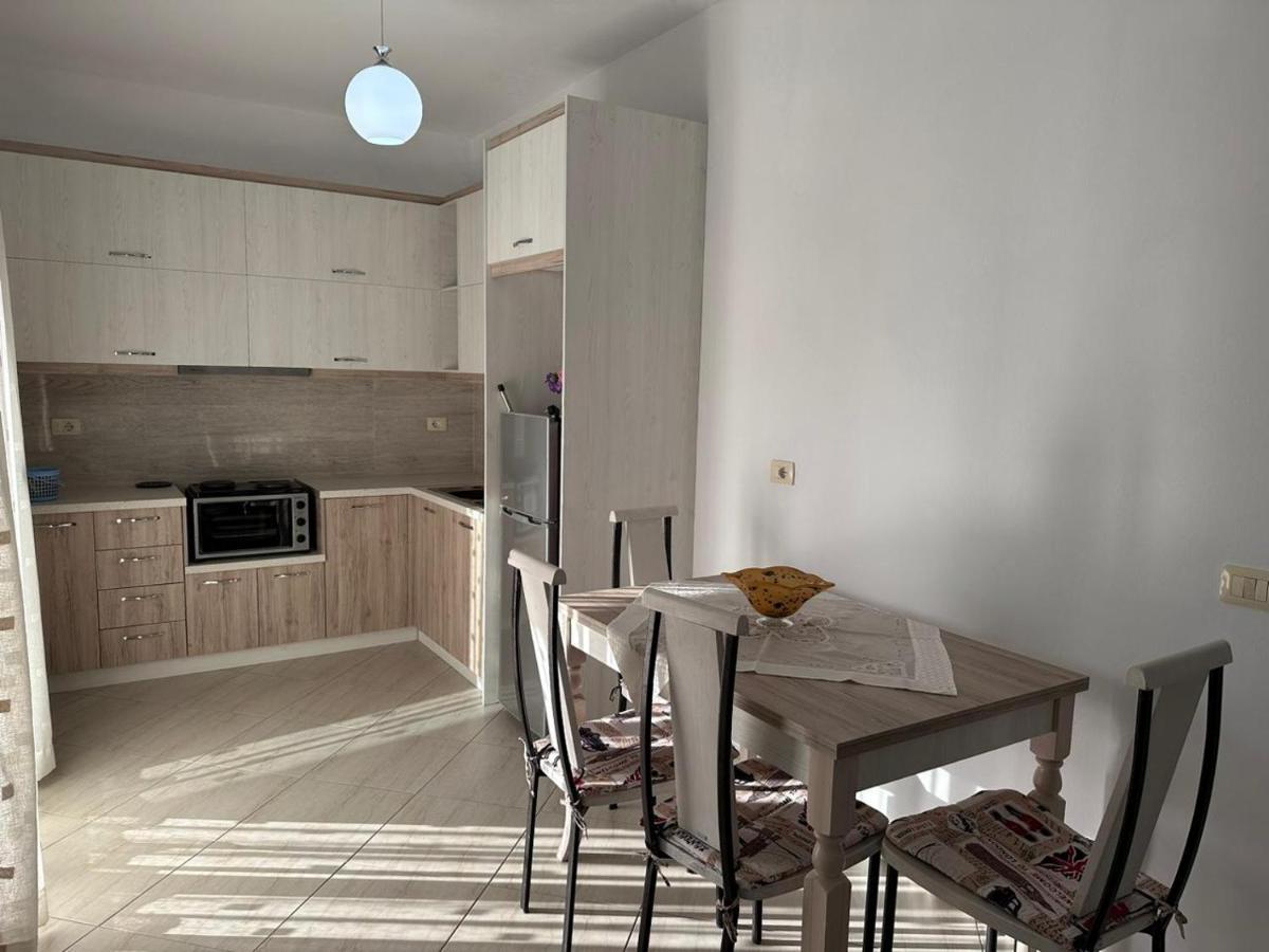 Payo Apartments Sarandë Esterno foto