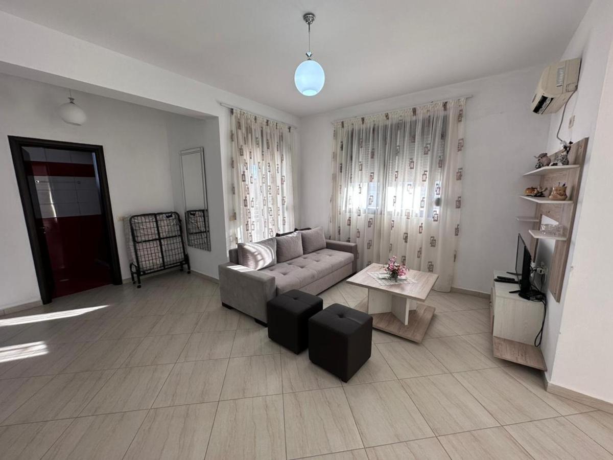 Payo Apartments Sarandë Esterno foto