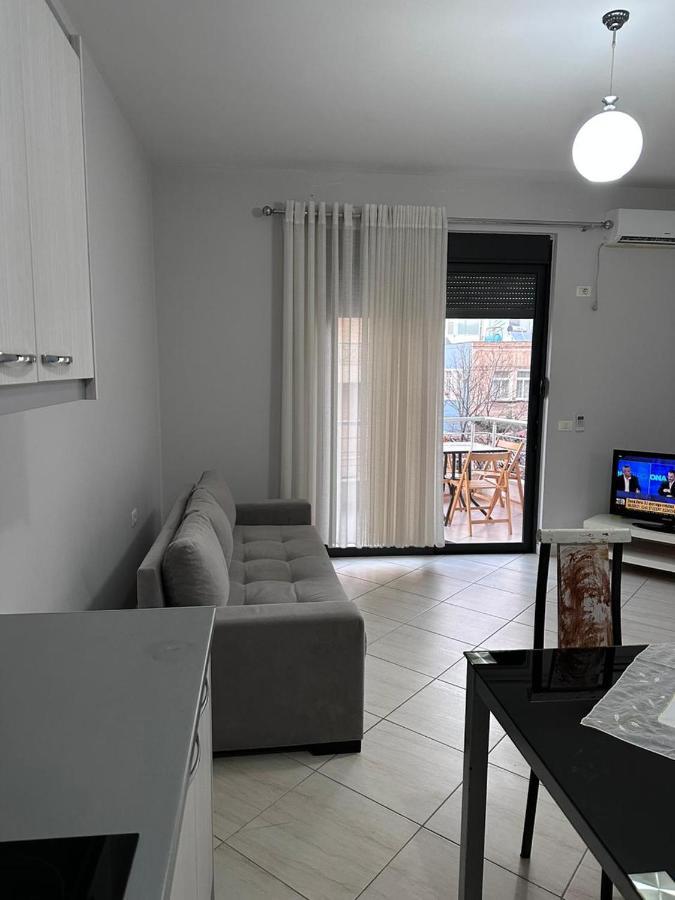 Payo Apartments Sarandë Esterno foto