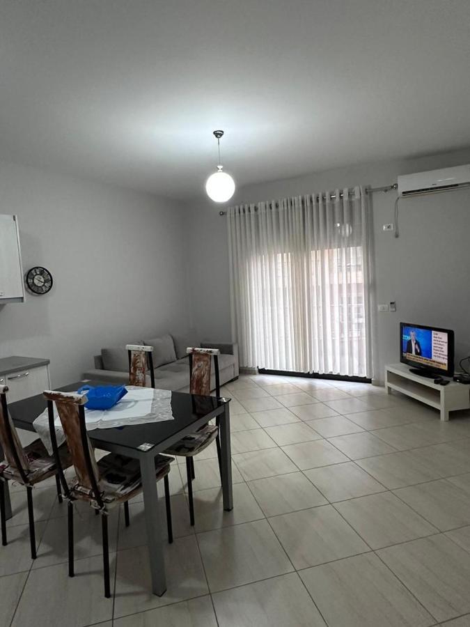 Payo Apartments Sarandë Esterno foto