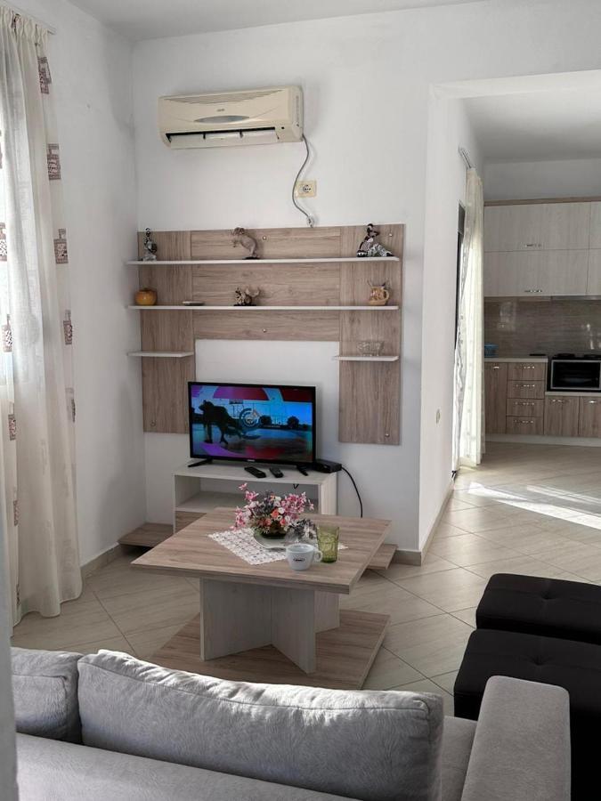 Payo Apartments Sarandë Esterno foto