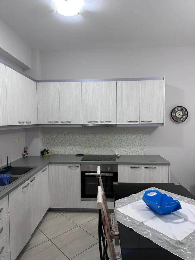 Payo Apartments Sarandë Esterno foto
