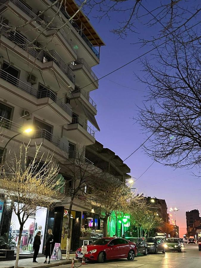 Payo Apartments Sarandë Esterno foto