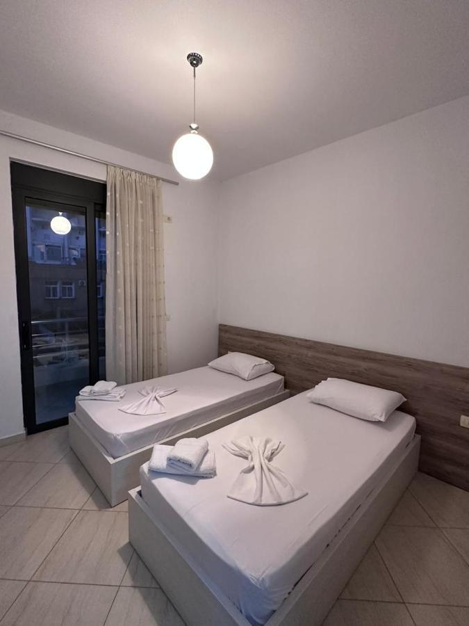 Payo Apartments Sarandë Esterno foto