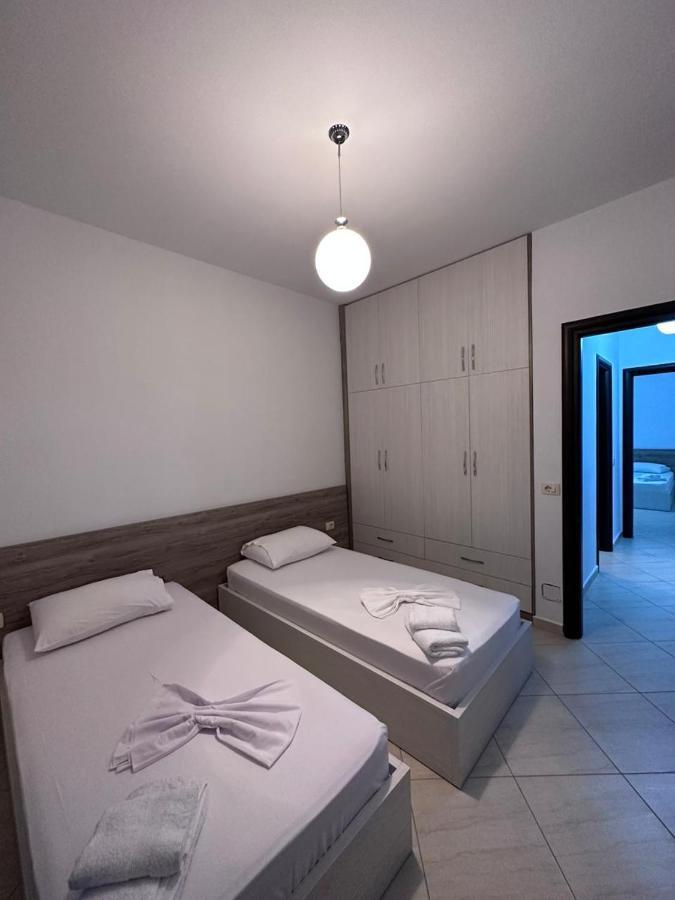 Payo Apartments Sarandë Esterno foto