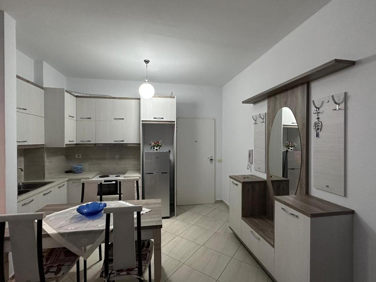 Payo Apartments Sarandë Esterno foto