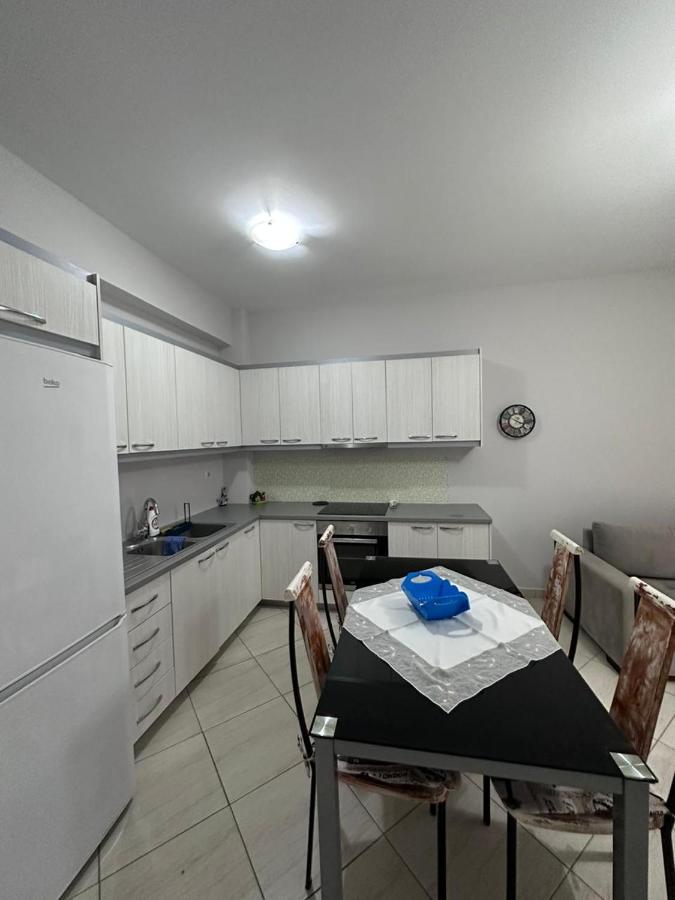 Payo Apartments Sarandë Esterno foto